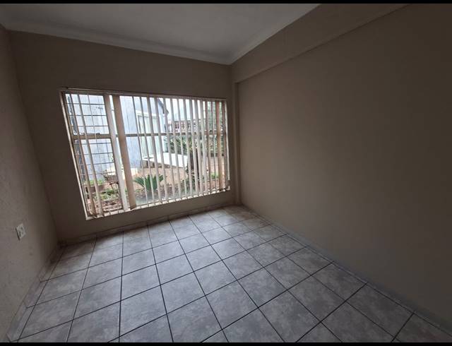 4 BEDROOM FREEHOLD FOR SALE IN GLEN MARAIS